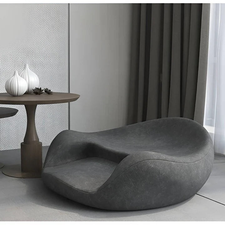 Zenora™ - Curved Support for Focused, Upright Sitting