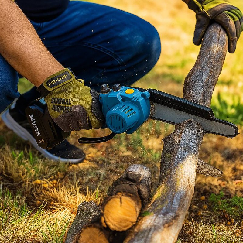 Arboro™ - Lightweight Cordless Saw For Precise Outdoor Cuts